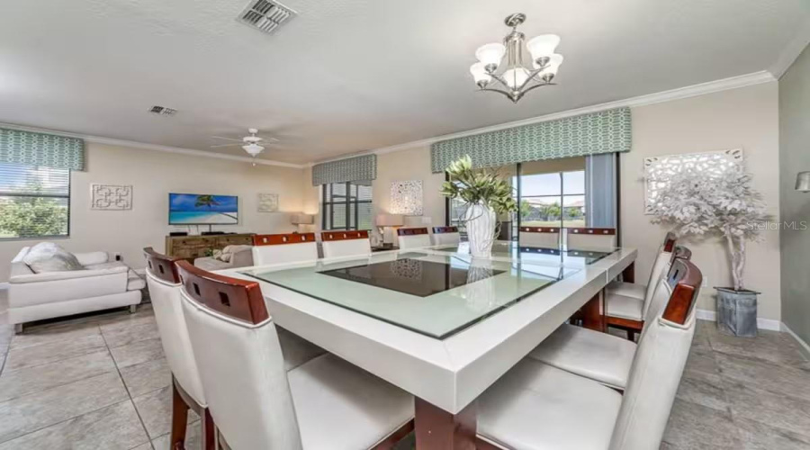 DAVENPORT, Florida 33896, 8 Bedrooms Bedrooms, ,5 BathroomsBathrooms,Residential,For Sale,SHADOW MOUNTAIN,0,MFRO6385097