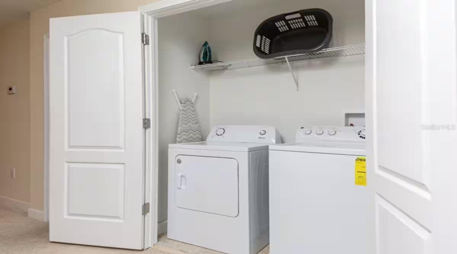 DAVENPORT, Florida 33896, 8 Bedrooms Bedrooms, ,5 BathroomsBathrooms,Residential,For Sale,SHADOW MOUNTAIN,0,MFRO6385097