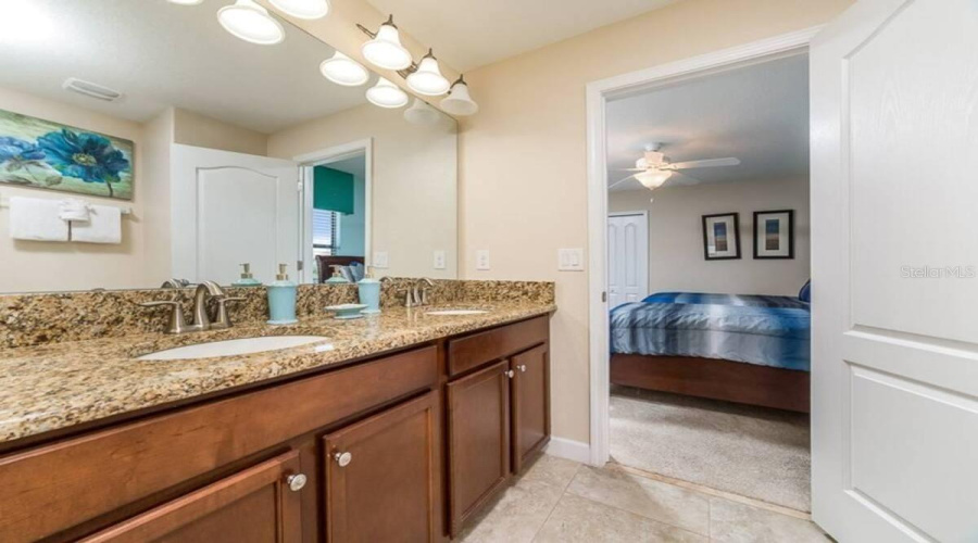DAVENPORT, Florida 33896, 8 Bedrooms Bedrooms, ,5 BathroomsBathrooms,Residential,For Sale,SHADOW MOUNTAIN,0,MFRO6385097