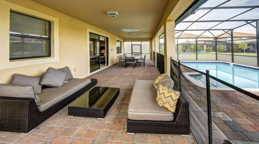 DAVENPORT, Florida 33896, 8 Bedrooms Bedrooms, ,5 BathroomsBathrooms,Residential,For Sale,SHADOW MOUNTAIN,0,MFRO6385097