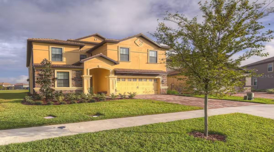 DAVENPORT, Florida 33896, 8 Bedrooms Bedrooms, ,5 BathroomsBathrooms,Residential,For Sale,SHADOW MOUNTAIN,0,MFRO6385097