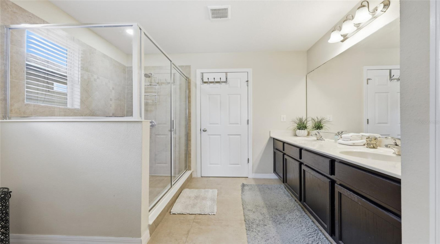 KISSIMMEE, Florida 34746, 4 Bedrooms Bedrooms, ,3 BathroomsBathrooms,Residential,For Sale,SANTOSH,0,MFRO6387887