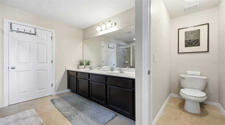 KISSIMMEE, Florida 34746, 4 Bedrooms Bedrooms, ,3 BathroomsBathrooms,Residential,For Sale,SANTOSH,0,MFRO6387887