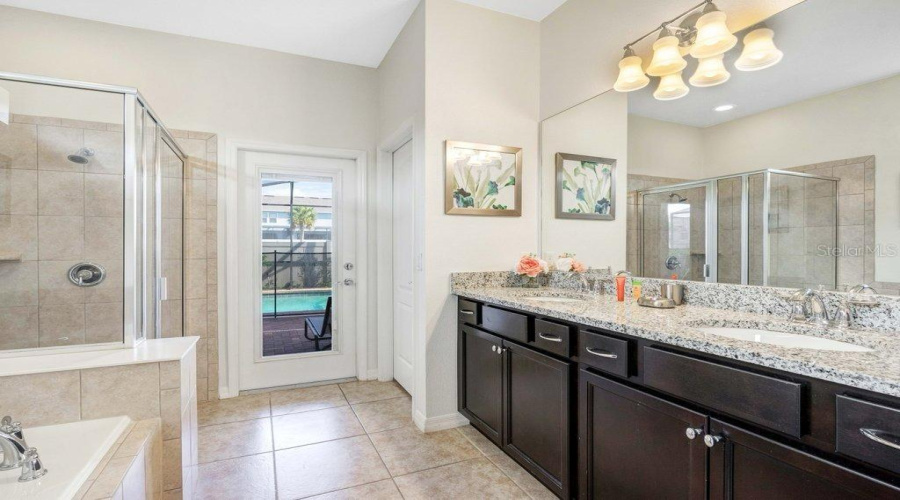 KISSIMMEE, Florida 34747, 6 Bedrooms Bedrooms, ,4 BathroomsBathrooms,Residential,For Sale,RHODES,0,MFRO6319078