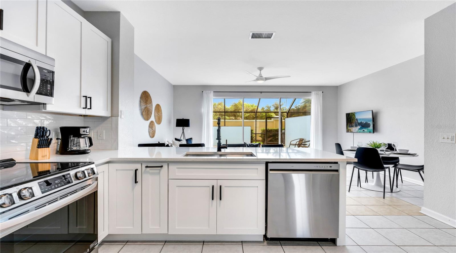 KISSIMMEE, Florida 34747, 3 Bedrooms Bedrooms, ,3 BathroomsBathrooms,Residential,For Sale,SIR KAUFMANN,0,MFRO6387651