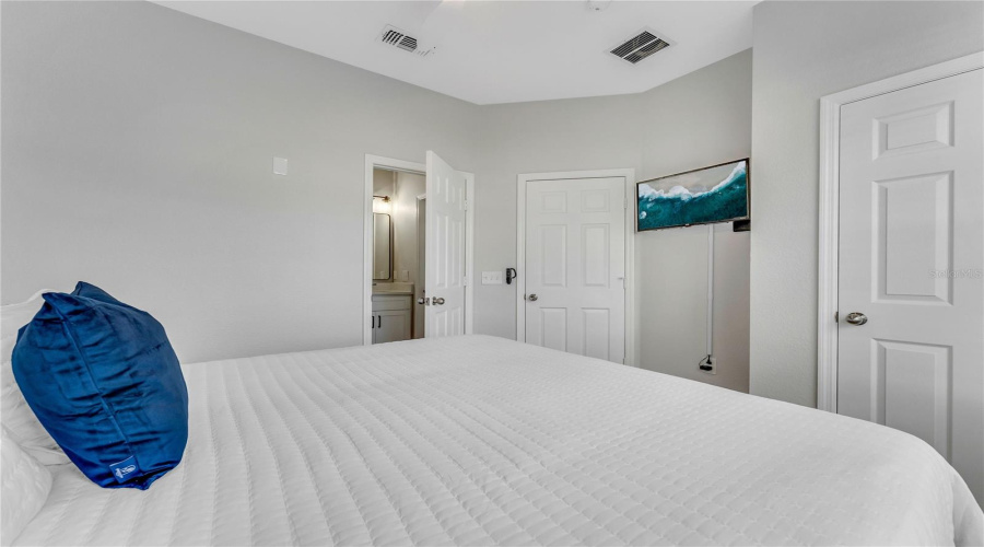 KISSIMMEE, Florida 34747, 3 Bedrooms Bedrooms, ,3 BathroomsBathrooms,Residential,For Sale,SIR KAUFMANN,0,MFRO6387651