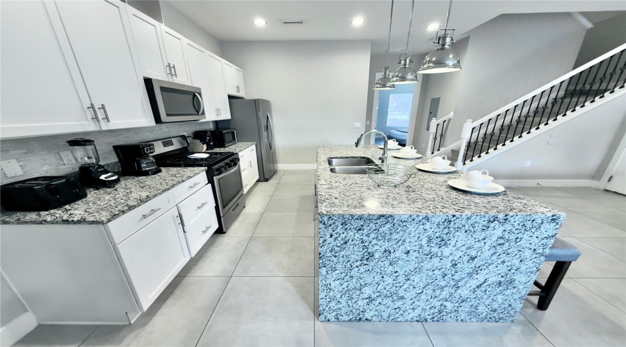 KISSIMMEE, Florida 34747, 5 Bedrooms Bedrooms, ,6 BathroomsBathrooms,Residential,For Sale,SUNVILLE,0,MFRS5145047