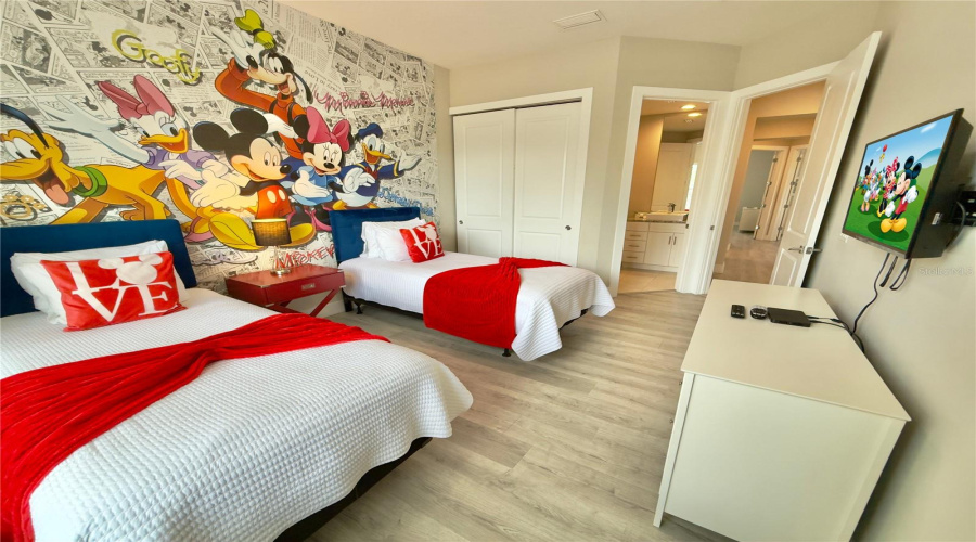 KISSIMMEE, Florida 34747, 5 Bedrooms Bedrooms, ,6 BathroomsBathrooms,Residential,For Sale,SUNVILLE,0,MFRS5145047