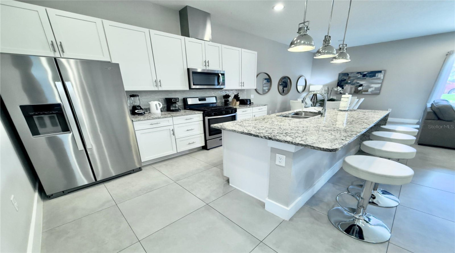 KISSIMMEE, Florida 34747, 5 Bedrooms Bedrooms, ,6 BathroomsBathrooms,Residential,For Sale,SUNNY DREAMS,0,MFRS5144996