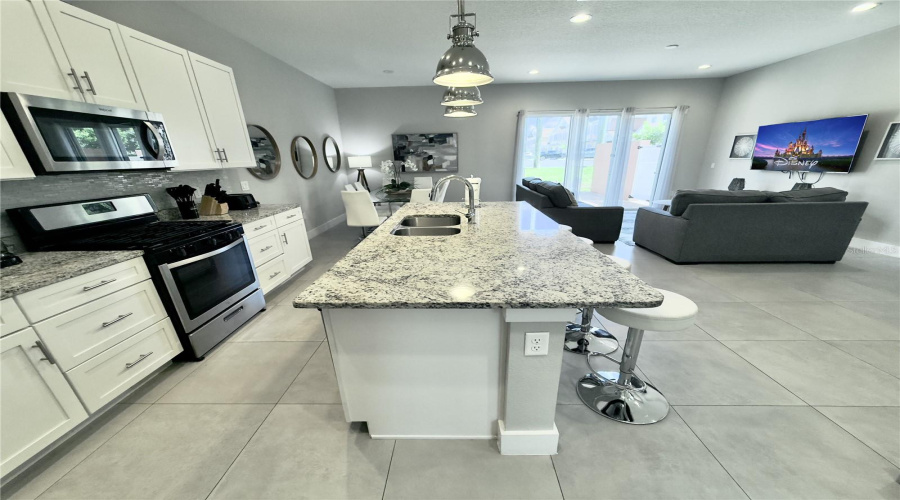 KISSIMMEE, Florida 34747, 5 Bedrooms Bedrooms, ,6 BathroomsBathrooms,Residential,For Sale,SUNNY DREAMS,0,MFRS5144996