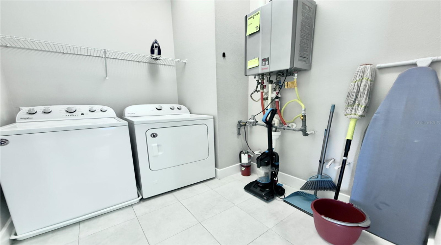 KISSIMMEE, Florida 34747, 5 Bedrooms Bedrooms, ,6 BathroomsBathrooms,Residential,For Sale,SUNNY DREAMS,0,MFRS5144996