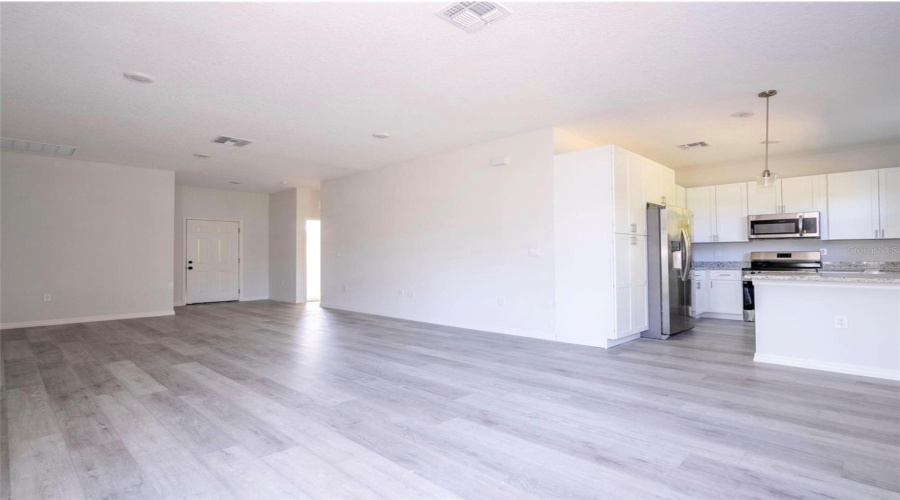 DAVENPORT, Florida 33837, 3 Bedrooms Bedrooms, ,2 BathroomsBathrooms,Residential,For Sale,ALTA VISTA,0,MFRO6383604