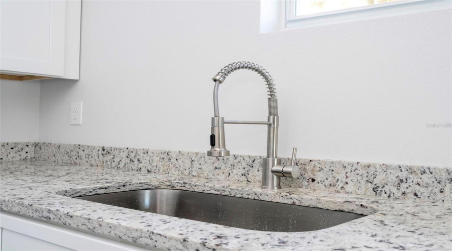 DAVENPORT, Florida 33837, 3 Bedrooms Bedrooms, ,2 BathroomsBathrooms,Residential,For Sale,ALTA VISTA,0,MFRO6383604