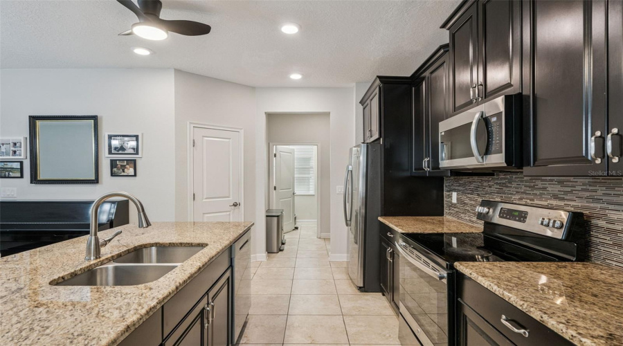 KISSIMMEE, Florida 34746, 3 Bedrooms Bedrooms, ,2 BathroomsBathrooms,Residential,For Sale,FAIRY TALE,0,MFRO6387662