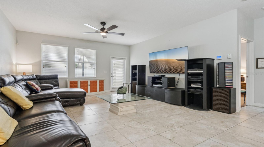 KISSIMMEE, Florida 34746, 3 Bedrooms Bedrooms, ,2 BathroomsBathrooms,Residential,For Sale,FAIRY TALE,0,MFRO6387662