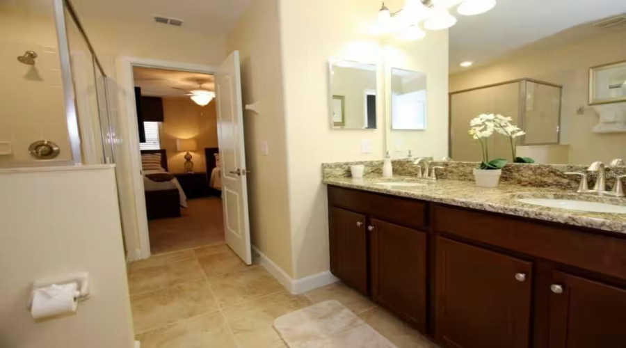 DAVENPORT, Florida 33896, 9 Bedrooms Bedrooms, ,5 BathroomsBathrooms,Residential,For Sale,MOON VALLEY,0,MFRO6385124