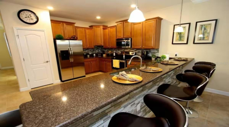 DAVENPORT, Florida 33896, 9 Bedrooms Bedrooms, ,5 BathroomsBathrooms,Residential,For Sale,MOON VALLEY,0,MFRO6385124