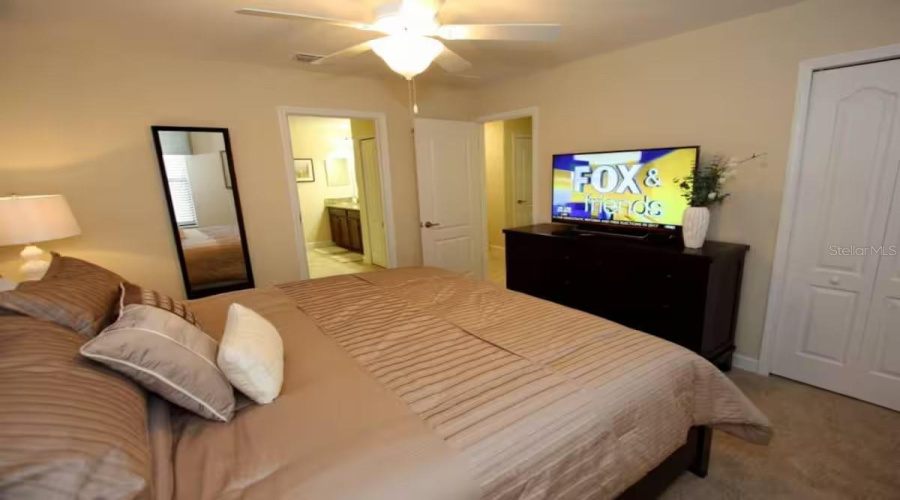 DAVENPORT, Florida 33896, 9 Bedrooms Bedrooms, ,5 BathroomsBathrooms,Residential,For Sale,MOON VALLEY,0,MFRO6385124