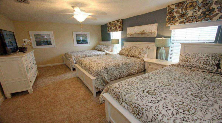 DAVENPORT, Florida 33896, 9 Bedrooms Bedrooms, ,5 BathroomsBathrooms,Residential,For Sale,MOON VALLEY,0,MFRO6385124