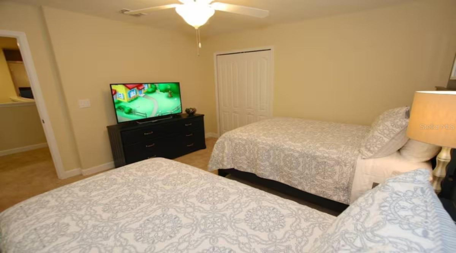 DAVENPORT, Florida 33896, 9 Bedrooms Bedrooms, ,5 BathroomsBathrooms,Residential,For Sale,MOON VALLEY,0,MFRO6385124