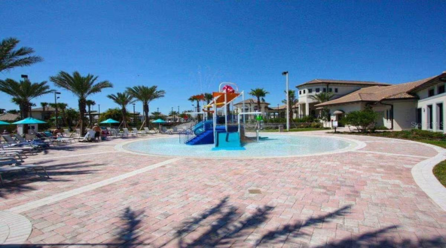 DAVENPORT, Florida 33896, 9 Bedrooms Bedrooms, ,5 BathroomsBathrooms,Residential,For Sale,MOON VALLEY,0,MFRO6385124