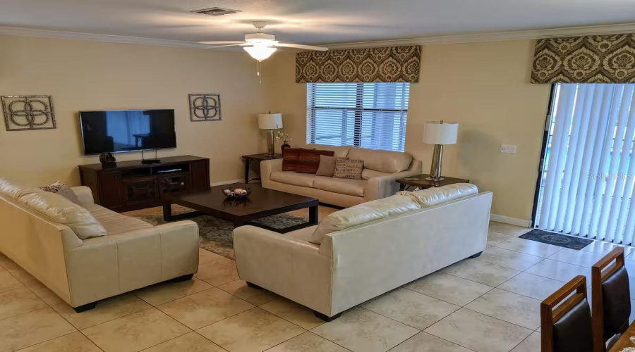 DAVENPORT, Florida 33896, 9 Bedrooms Bedrooms, ,5 BathroomsBathrooms,Residential,For Sale,MOON VALLEY,0,MFRO6385124