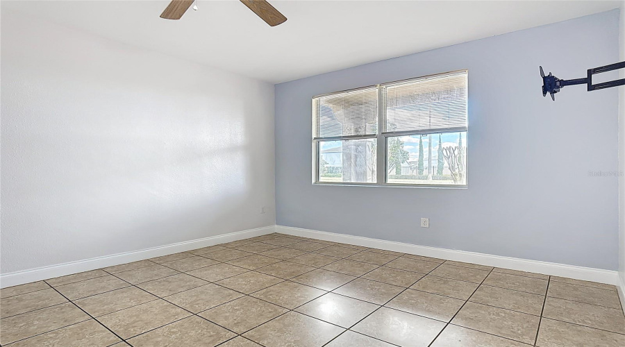 DAVENPORT, Florida 33897, 4 Bedrooms Bedrooms, ,3 BathroomsBathrooms,Residential,For Sale,BELLA VISTA,0,MFRS5144491