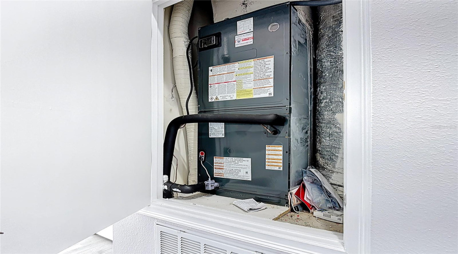 DAVENPORT, Florida 33897, 4 Bedrooms Bedrooms, ,3 BathroomsBathrooms,Residential,For Sale,BELLA VISTA,0,MFRS5144491