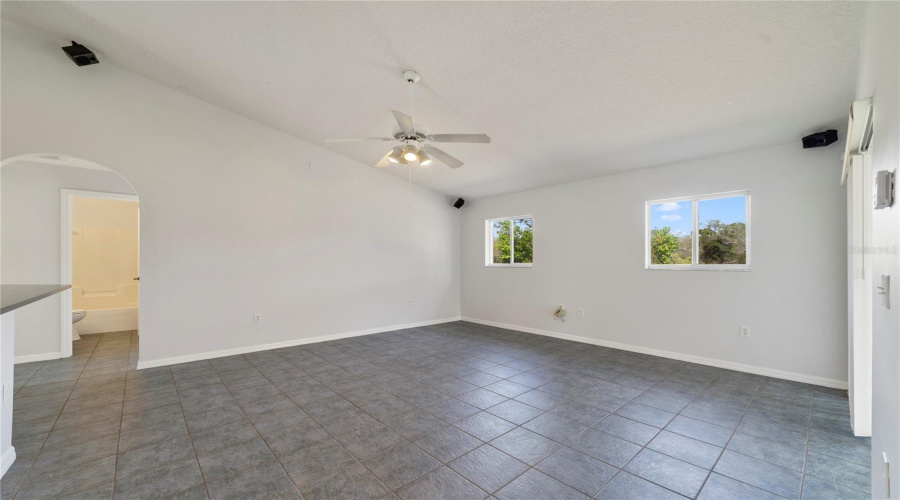 DAVENPORT, Florida 33896, 3 Bedrooms Bedrooms, ,2 BathroomsBathrooms,Residential,For Sale,PARADISE WOODS,0,MFRO6387989