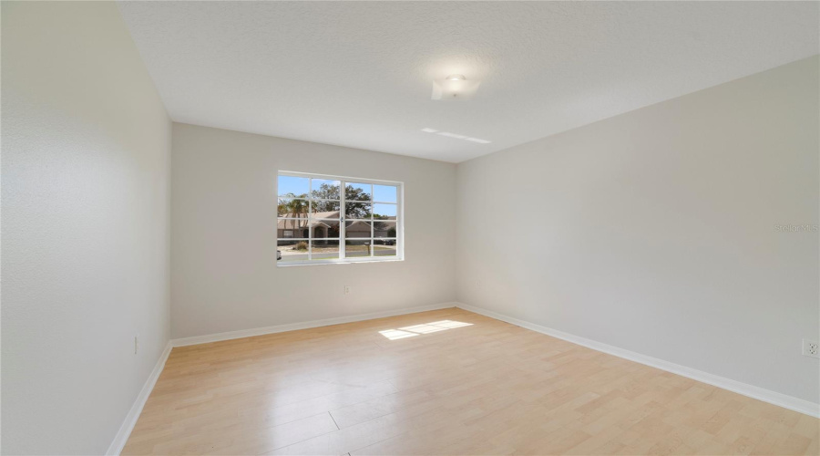 DAVENPORT, Florida 33896, 3 Bedrooms Bedrooms, ,2 BathroomsBathrooms,Residential,For Sale,PARADISE WOODS,0,MFRO6387989