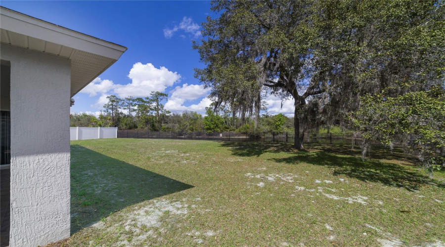 DAVENPORT, Florida 33896, 3 Bedrooms Bedrooms, ,2 BathroomsBathrooms,Residential,For Sale,PARADISE WOODS,0,MFRO6387989