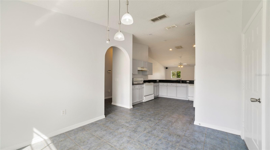 DAVENPORT, Florida 33896, 3 Bedrooms Bedrooms, ,2 BathroomsBathrooms,Residential,For Sale,PARADISE WOODS,0,MFRO6387989