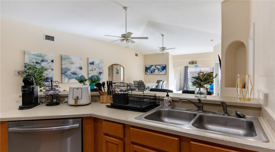 DAVENPORT, Florida 33897, 5 Bedrooms Bedrooms, ,3 BathroomsBathrooms,Residential,For Sale,JERICA,0,MFRO6387966