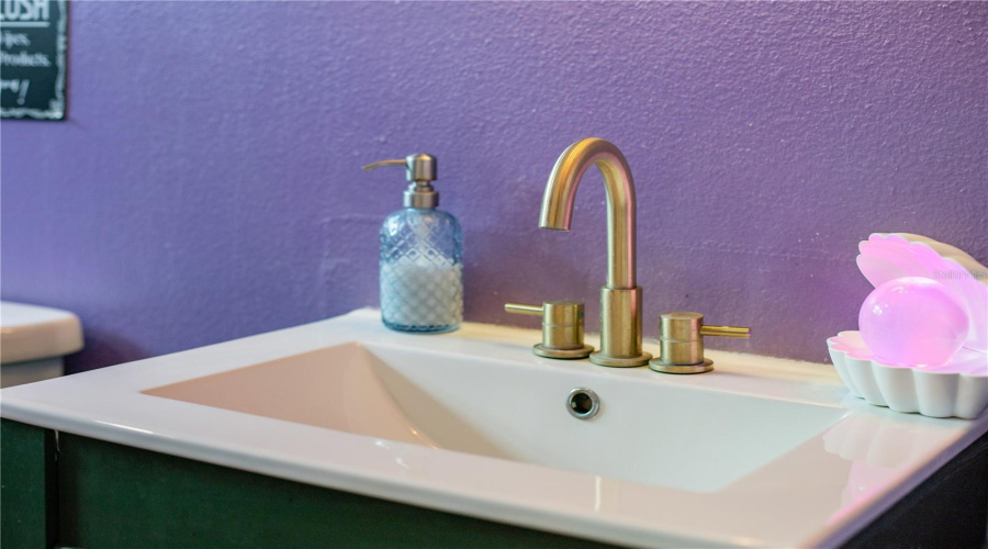 DAVENPORT, Florida 33897, 5 Bedrooms Bedrooms, ,3 BathroomsBathrooms,Residential,For Sale,JERICA,0,MFRO6387966