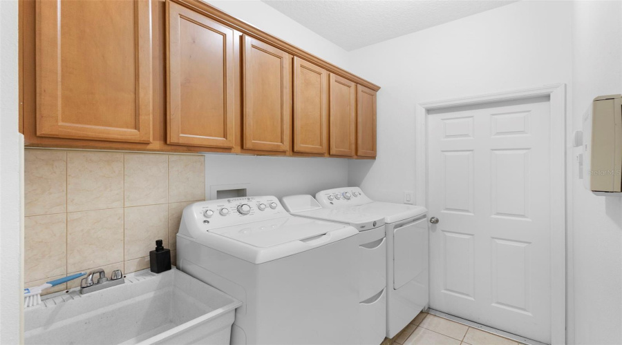 KISSIMMEE, Florida 34746, 5 Bedrooms Bedrooms, ,3 BathroomsBathrooms,Residential,For Sale,STAR GRASS,0,MFRS5145005