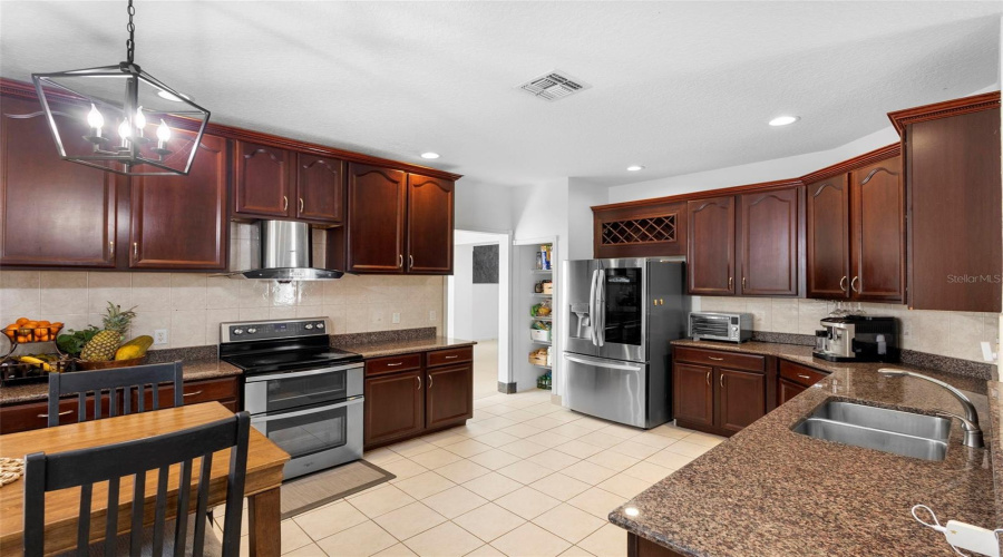 KISSIMMEE, Florida 34746, 5 Bedrooms Bedrooms, ,3 BathroomsBathrooms,Residential,For Sale,STAR GRASS,0,MFRS5145005