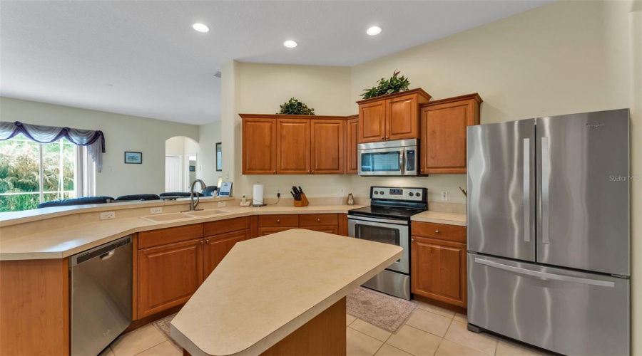 DAVENPORT, Florida 33897, 5 Bedrooms Bedrooms, ,3 BathroomsBathrooms,Residential,For Sale,BARBERA,0,MFRL4959727