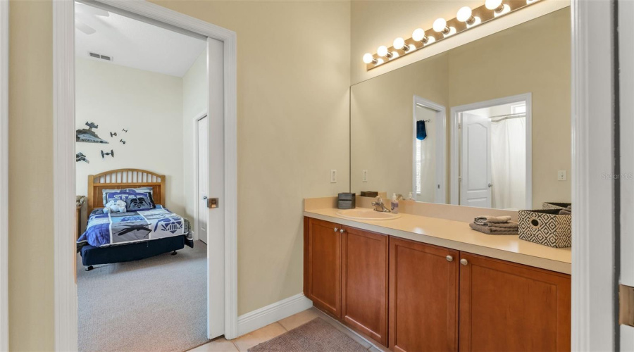 Bathroom connecting Bedrooms 4 and 5