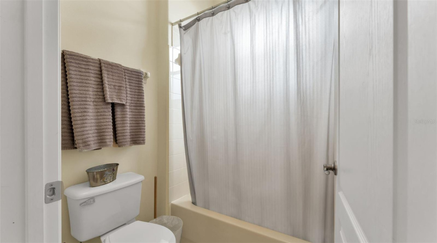 DAVENPORT, Florida 33897, 5 Bedrooms Bedrooms, ,3 BathroomsBathrooms,Residential,For Sale,BARBERA,0,MFRL4959727