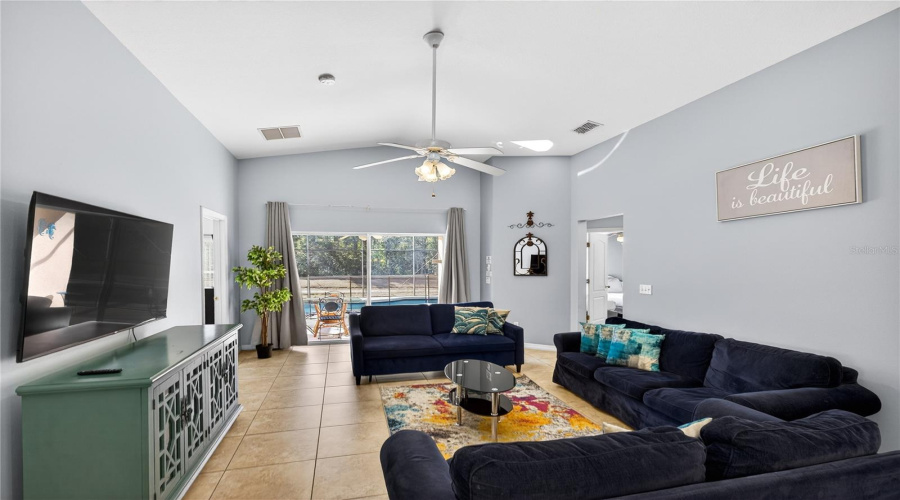 DAVENPORT, Florida 33896, 5 Bedrooms Bedrooms, ,3 BathroomsBathrooms,Residential,For Sale,SCRUB JAY,0,MFRO6386478