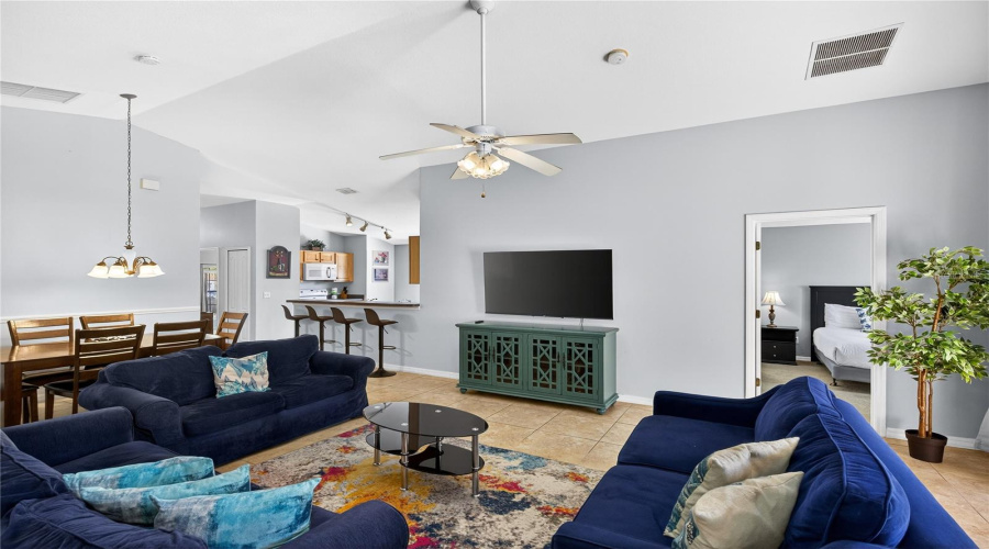 DAVENPORT, Florida 33896, 5 Bedrooms Bedrooms, ,3 BathroomsBathrooms,Residential,For Sale,SCRUB JAY,0,MFRO6386478