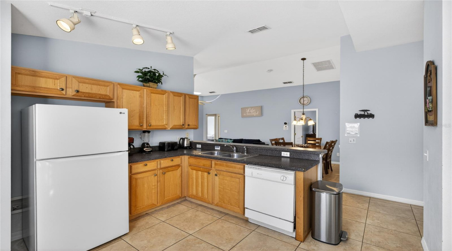 DAVENPORT, Florida 33896, 5 Bedrooms Bedrooms, ,3 BathroomsBathrooms,Residential,For Sale,SCRUB JAY,0,MFRO6386478