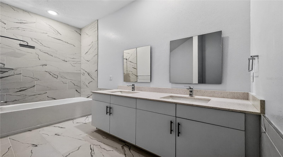 DAVENPORT, Florida 33896, 4 Bedrooms Bedrooms, ,4 BathroomsBathrooms,Residential,For Sale,FAMAGUSTA,0,MFRO6386335