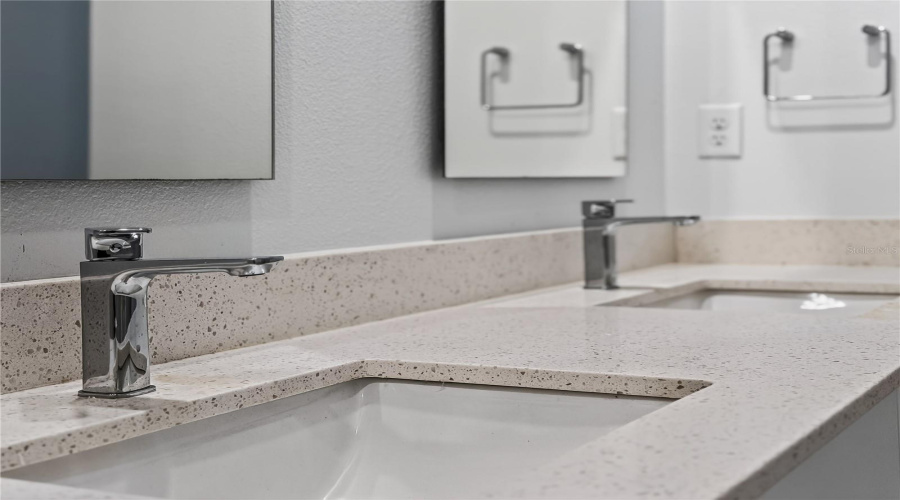 DAVENPORT, Florida 33896, 4 Bedrooms Bedrooms, ,4 BathroomsBathrooms,Residential,For Sale,FAMAGUSTA,0,MFRO6386335