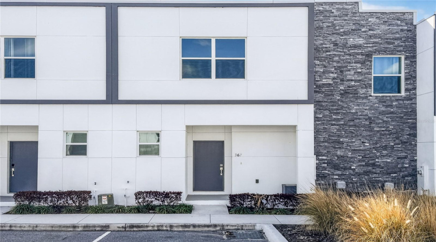 DAVENPORT, Florida 33896, 4 Bedrooms Bedrooms, ,4 BathroomsBathrooms,Residential,For Sale,FAMAGUSTA,0,MFRO6386335