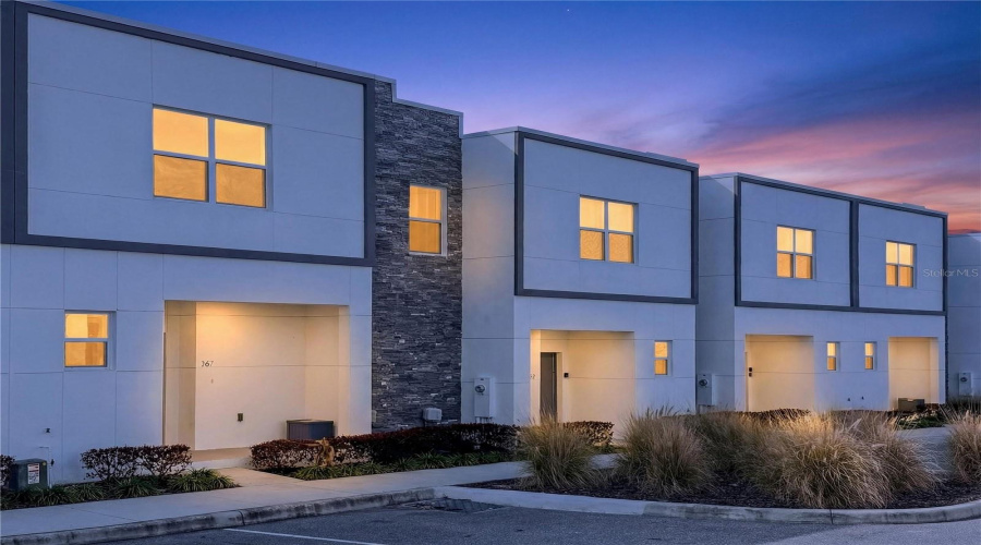 DAVENPORT, Florida 33896, 4 Bedrooms Bedrooms, ,4 BathroomsBathrooms,Residential,For Sale,FAMAGUSTA,0,MFRO6386335