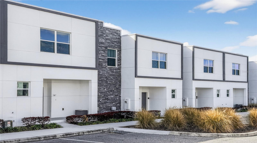 DAVENPORT, Florida 33896, 4 Bedrooms Bedrooms, ,4 BathroomsBathrooms,Residential,For Sale,FAMAGUSTA,0,MFRO6386335