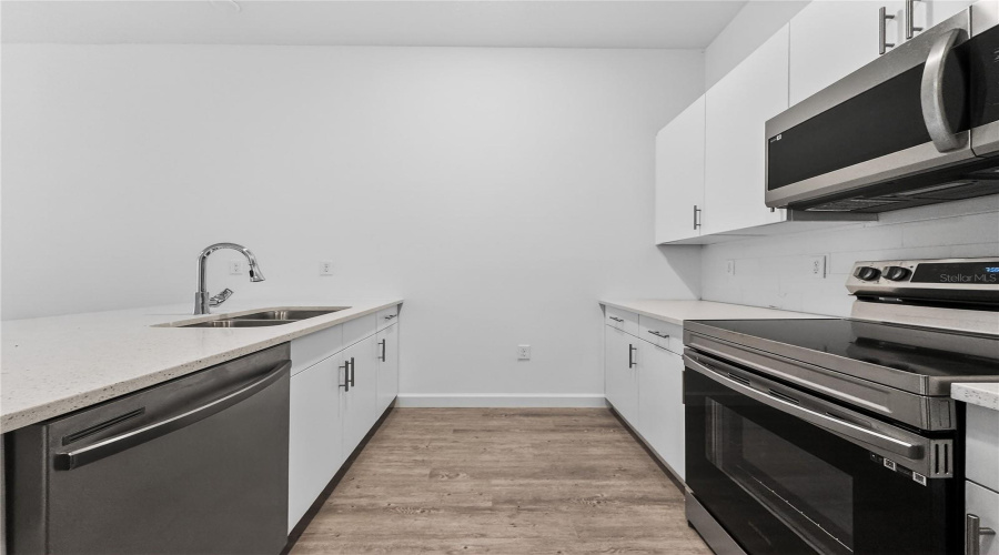 DAVENPORT, Florida 33896, 4 Bedrooms Bedrooms, ,4 BathroomsBathrooms,Residential,For Sale,FAMAGUSTA,0,MFRO6386335