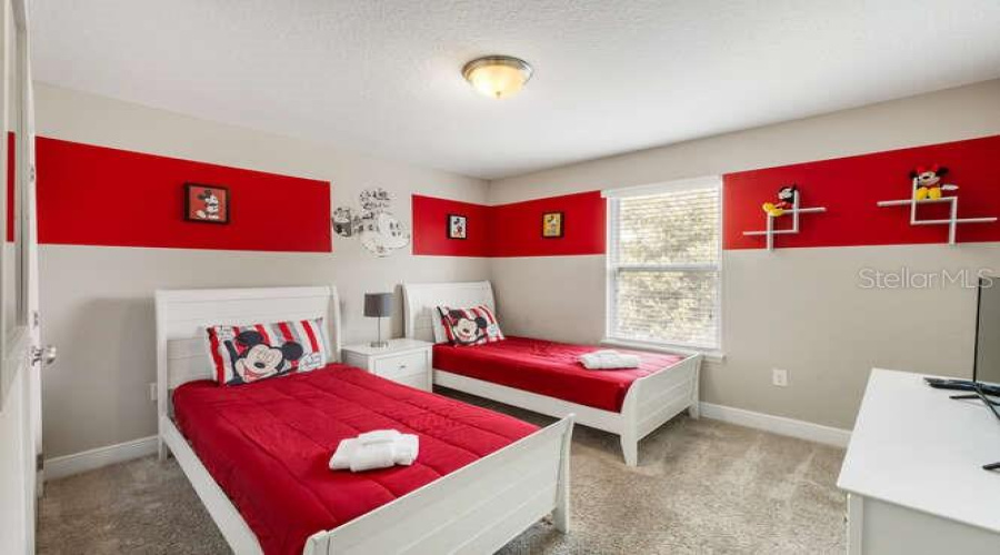 DAVENPORT, Florida 33837, 6 Bedrooms Bedrooms, ,4 BathroomsBathrooms,Residential,For Sale,ACORN,0,MFRO6340733