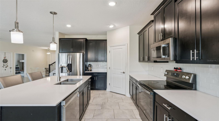 DAVENPORT, Florida 33896, 5 Bedrooms Bedrooms, ,4 BathroomsBathrooms,Residential,For Sale,CROQUET,0,MFRS5145206